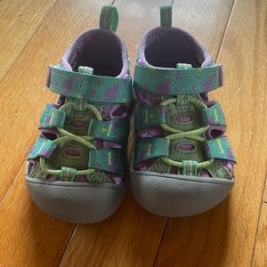 Toddler size 5 Keens